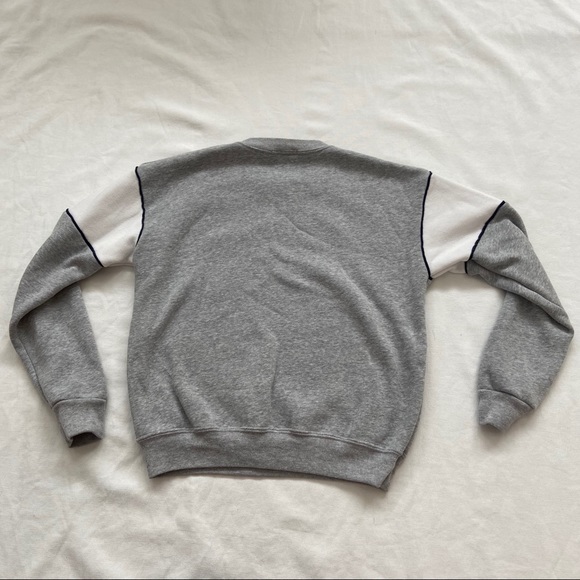 Brandy Melville Longsleeve - Picture 2 of 3
